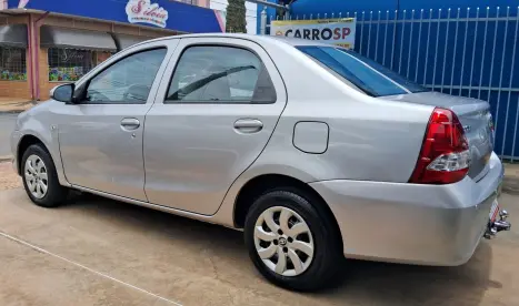 TOYOTA Etios Sedan 1.5 16V 4P FLEX X, Foto 4