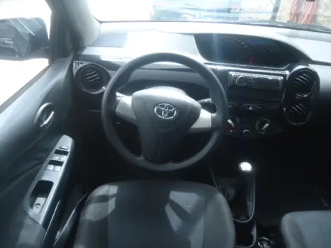TOYOTA Etios Sedan 1.5 16V 4P FLEX X, Foto 4