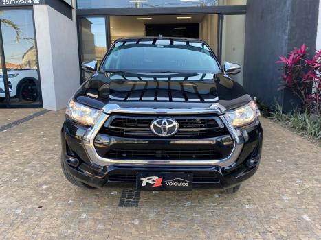 TOYOTA Hilux Caminhonete 2.8 16V SRV 4X4 DIESEL CABINE DUPLA AUTOMTICO, Foto 2