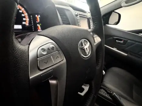 TOYOTA Hilux Caminhonete 3.0 4P 4X4 SRV TURBO DIESEL TOP CABINE DUPLA AUTOM�TICO, Foto 8