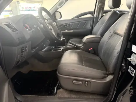 TOYOTA Hilux Caminhonete 3.0 4P 4X4 SRV TURBO DIESEL TOP CABINE DUPLA AUTOM�TICO, Foto 9
