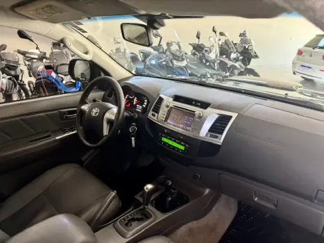 TOYOTA Hilux Caminhonete 3.0 4P 4X4 SRV TURBO DIESEL TOP CABINE DUPLA AUTOM�TICO, Foto 11