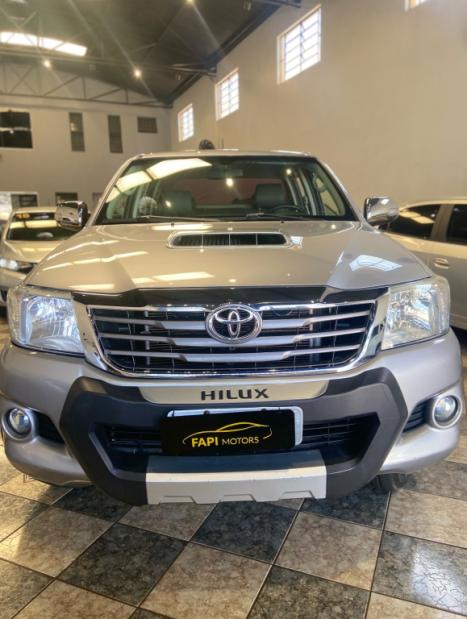 TOYOTA Hilux Caminhonete 3.0 4P 4X4 SRV TURBO DIESEL CABINE DUPLA AUTOM�TICO, Foto 2