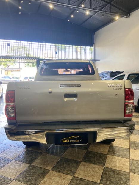 TOYOTA Hilux Caminhonete 3.0 4P 4X4 SRV TURBO DIESEL CABINE DUPLA AUTOM�TICO, Foto 3