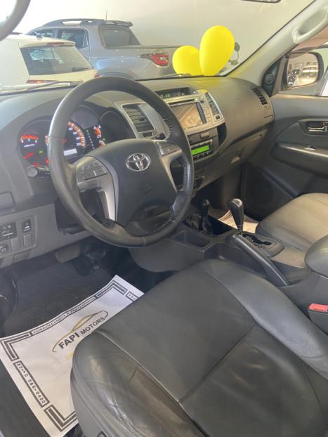 TOYOTA Hilux Caminhonete 3.0 4P 4X4 SRV TURBO DIESEL CABINE DUPLA AUTOM�TICO, Foto 4