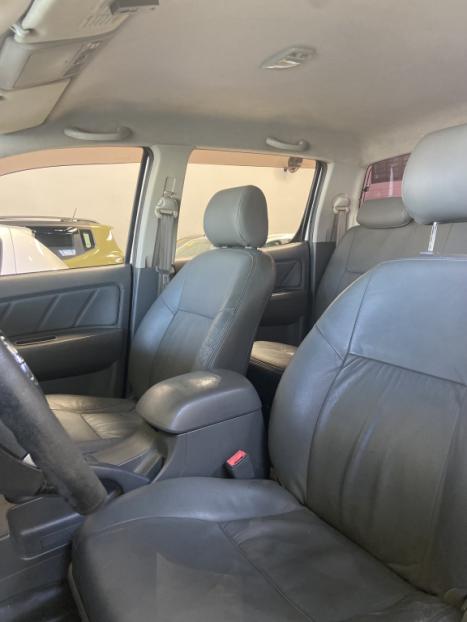 TOYOTA Hilux Caminhonete 3.0 4P 4X4 SRV TURBO DIESEL CABINE DUPLA AUTOM�TICO, Foto 7
