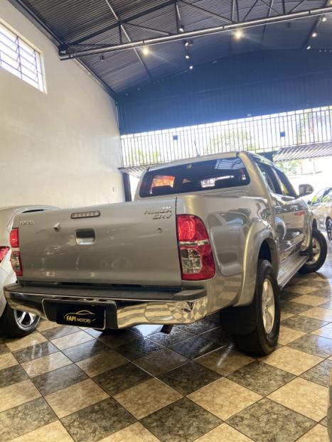 TOYOTA Hilux Caminhonete 3.0 4P 4X4 SRV TURBO DIESEL CABINE DUPLA AUTOM�TICO, Foto 10