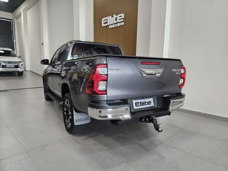 TOYOTA Hilux Caminhonete 2.8 16V SRX 4X4 TURBO DIESEL CABINE DUPLA AUTOM�TICO, Foto 2
