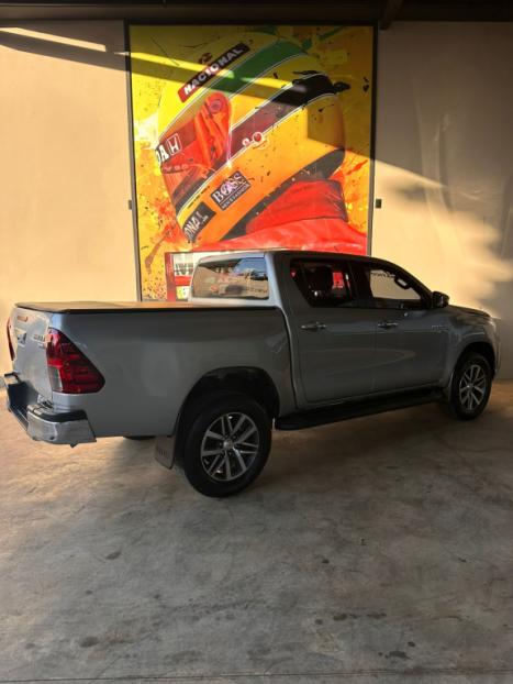 TOYOTA Hilux Caminhonete 2.7 16V 4P SRV FLEX CABINE DUPLA AUTOM�TICO, Foto 3