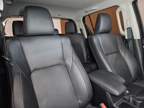TOYOTA Hilux Caminhonete 2.8 16V SRX 4X4 TURBO DIESEL CABINE DUPLA AUTOM�TICO, Foto 5