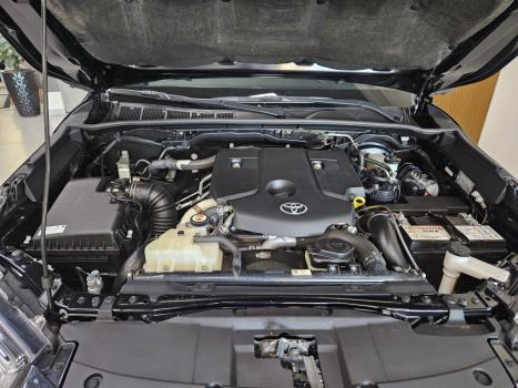 TOYOTA Hilux Caminhonete 2.8 16V SRX 4X4 TURBO DIESEL CABINE DUPLA AUTOM�TICO, Foto 17