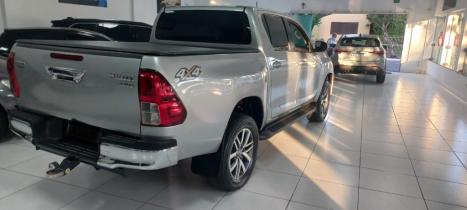 TOYOTA Hilux Caminhonete 2.8 16V SRV 4X4 DIESEL CABINE DUPLA AUTOM�TICO, Foto 4