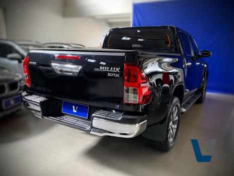 TOYOTA Hilux Caminhonete 2.8 16V SRX 4X4 DIESEL CABINE DUPLA AUTOM�TICO, Foto 4