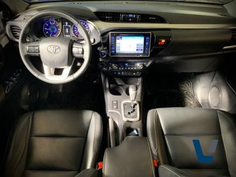 TOYOTA Hilux Caminhonete 2.8 16V SRX 4X4 DIESEL CABINE DUPLA AUTOM�TICO, Foto 8