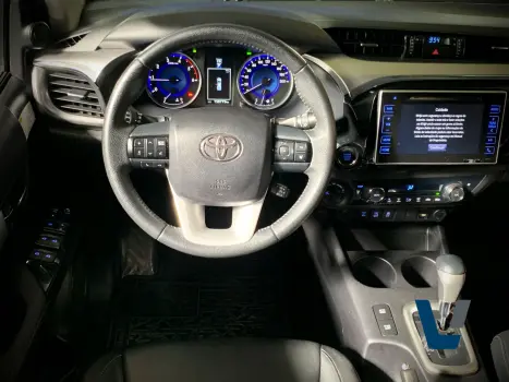 TOYOTA Hilux Caminhonete 2.8 16V SRX 4X4 DIESEL CABINE DUPLA AUTOM�TICO, Foto 9