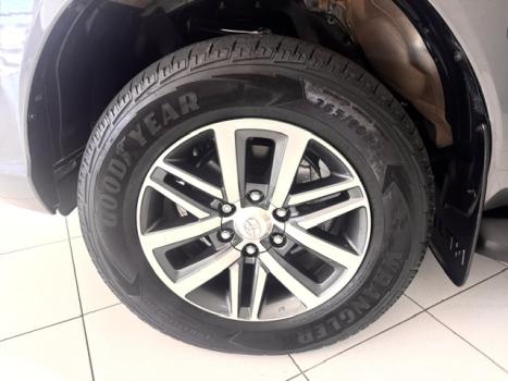 TOYOTA Hilux Caminhonete 2.8 16V SRV 4X4 DIESEL CABINE DUPLA AUTOM�TICO, Foto 16