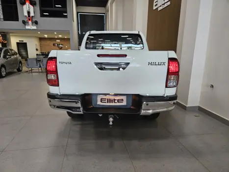 TOYOTA Hilux Caminhonete 2.8 16V 4P SR 4X4 DIESEL CABINE DUPLA AUTOM�TICO, Foto 15