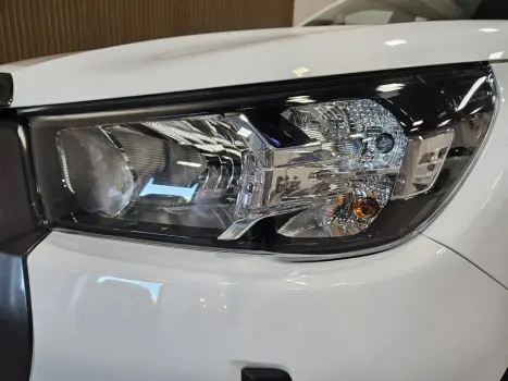 TOYOTA Hilux Caminhonete 2.8 16V 4P SR 4X4 DIESEL CABINE DUPLA AUTOM�TICO, Foto 16