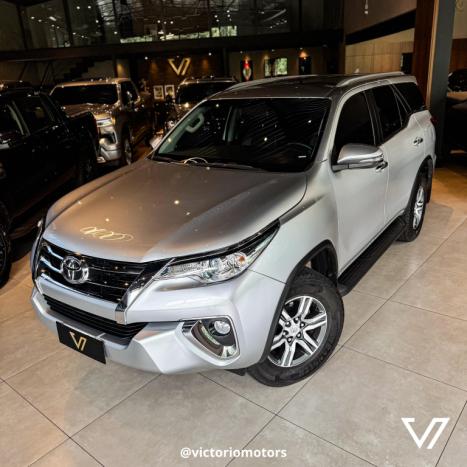 TOYOTA Hilux SW4 2.7 16V 4P FLEX SRV 7 LUGARES AUTOM�TICO, Foto 2