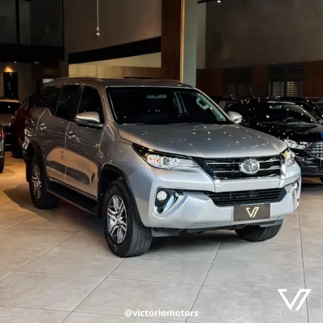 TOYOTA Hilux SW4 2.7 16V 4P FLEX SRV 7 LUGARES AUTOM�TICO, Foto 4