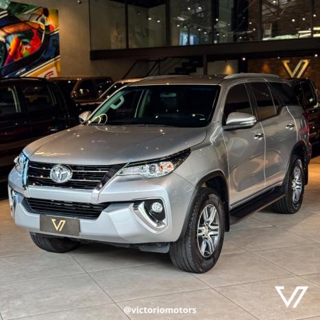 TOYOTA Hilux SW4 2.7 16V 4P FLEX SRV 7 LUGARES AUTOM�TICO, Foto 6