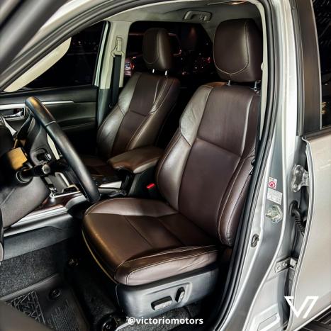 TOYOTA Hilux SW4 2.7 16V 4P FLEX SRV 7 LUGARES AUTOM�TICO, Foto 7