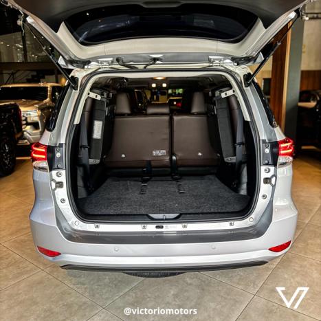 TOYOTA Hilux SW4 2.7 16V 4P FLEX SRV 7 LUGARES AUTOM�TICO, Foto 19