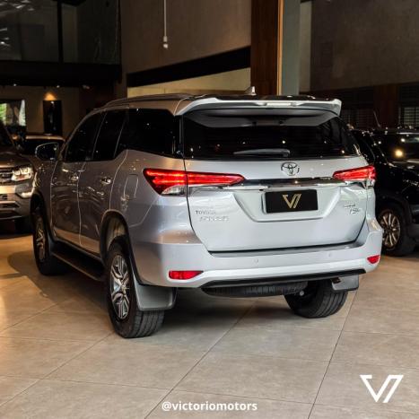 TOYOTA Hilux SW4 2.7 16V 4P FLEX SRV 7 LUGARES AUTOM�TICO, Foto 20