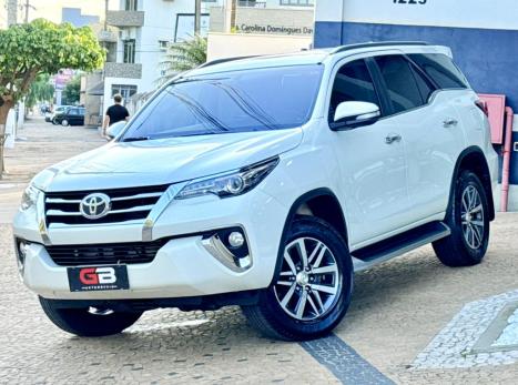 TOYOTA Hilux SW4 2.8 16V 4P SRX 4X4 7 LUGARES TURBO DIESEL AUTOMTICO, Foto 2