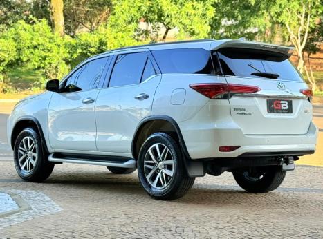 TOYOTA Hilux SW4 2.8 16V 4P SRX 4X4 7 LUGARES TURBO DIESEL AUTOMTICO, Foto 6