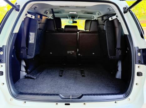 TOYOTA Hilux SW4 2.8 16V 4P SRX 4X4 7 LUGARES TURBO DIESEL AUTOMTICO, Foto 15