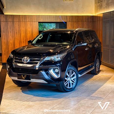 TOYOTA Hilux SW4 2.8 4P SRX 4X4 TURBO DIESEL AUTOM�TICO, Foto 2