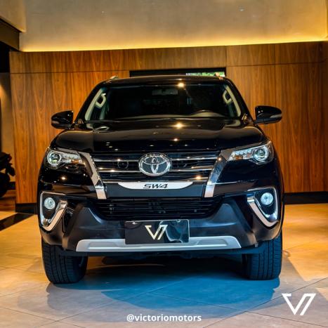 TOYOTA Hilux SW4 2.8 4P SRX 4X4 TURBO DIESEL AUTOM�TICO, Foto 7