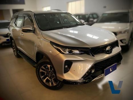 TOYOTA Hilux SW4 2.8 16V 4P SRX PLATINUM 4X4 7 LUGARES TURBO DIESEL AUTOM�TICO, Foto 3