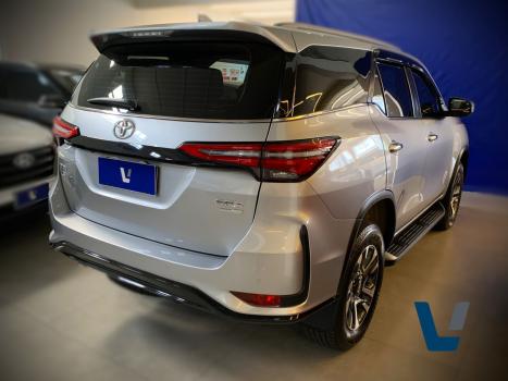 TOYOTA Hilux SW4 2.8 16V 4P SRX PLATINUM 4X4 7 LUGARES TURBO DIESEL AUTOM�TICO, Foto 4