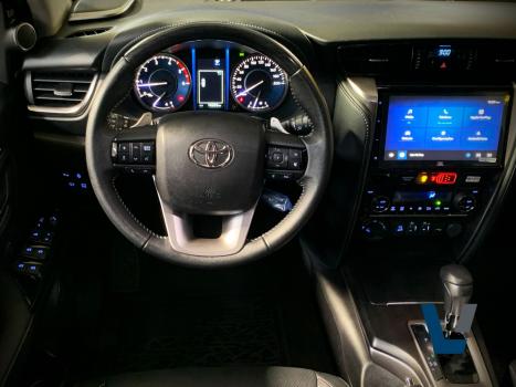 TOYOTA Hilux SW4 2.8 16V 4P SRX PLATINUM 4X4 7 LUGARES TURBO DIESEL AUTOM�TICO, Foto 7