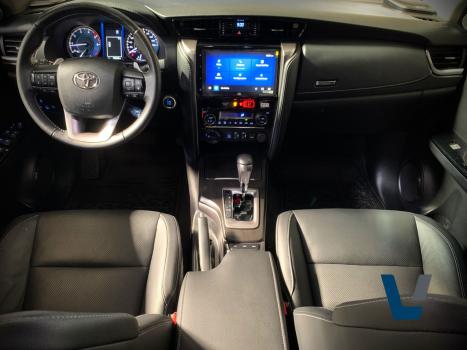 TOYOTA Hilux SW4 2.8 16V 4P SRX PLATINUM 4X4 7 LUGARES TURBO DIESEL AUTOM�TICO, Foto 8