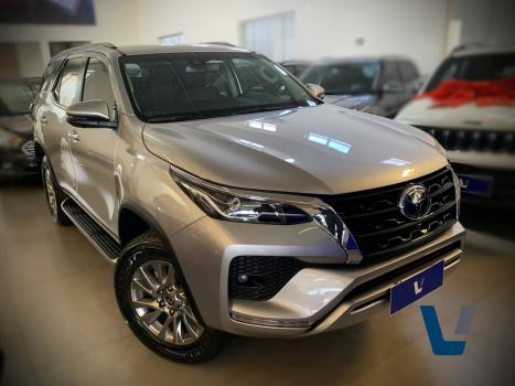 TOYOTA Hilux SW4 2.8 16V 4P SRX 4X4 7 LUGARES TURBO DIESEL AUTOM�TICO, Foto 3