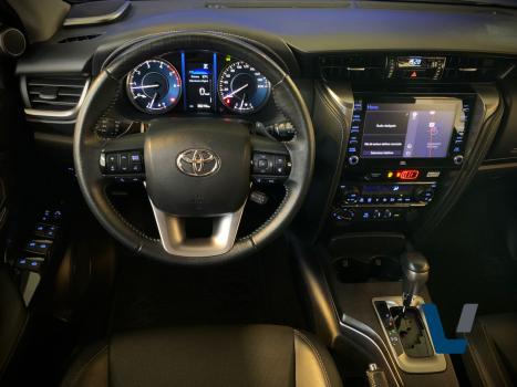 TOYOTA Hilux SW4 2.8 16V 4P SRX 4X4 7 LUGARES TURBO DIESEL AUTOM�TICO, Foto 7