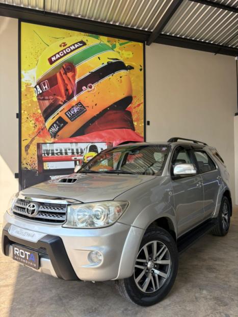 TOYOTA Hilux SW4 3.0 16V 4P SRV 4X4 7 LUGARES TURBO DIESEL AUTOMTICO, Foto 1