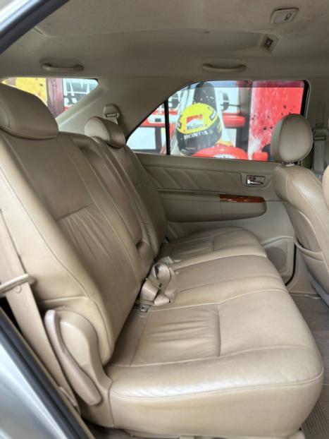 TOYOTA Hilux SW4 3.0 16V 4P SRV 4X4 7 LUGARES TURBO DIESEL AUTOMTICO, Foto 6