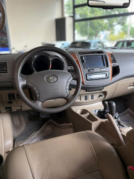 TOYOTA Hilux SW4 3.0 16V 4P SRV 4X4 7 LUGARES TURBO DIESEL AUTOMTICO, Foto 9
