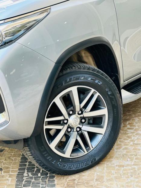 TOYOTA Hilux SW4 4.0 V6 24V 4P AUTOMÁTICO, Foto 10 TOYOTA Hilux SW4 4.0 V6 24V 4P AUTOMÁTICO, Foto 10