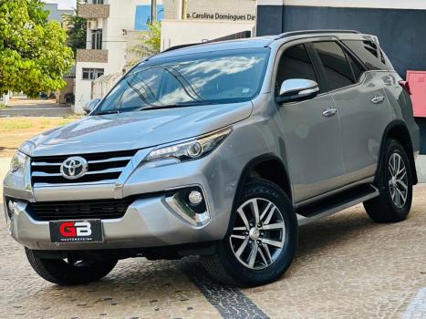 TOYOTA Hilux SW4 4.0 V6 24V 4P AUTOMÁTICO, Foto 9 TOYOTA Hilux SW4 4.0 V6 24V 4P AUTOMÁTICO, Foto 9