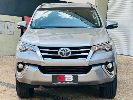 TOYOTA Hilux SW4 4.0 V6 24V 4P AUTOMÁTICO, Foto 2 TOYOTA Hilux SW4 4.0 V6 24V 4P AUTOMÁTICO, Foto 2