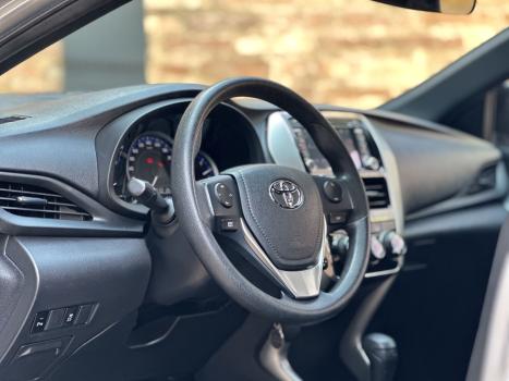 TOYOTA Yaris Hatch 1.3 16V 4P FLEX XL MULTIDRIVE AUTOMTICO CVT, Foto 4