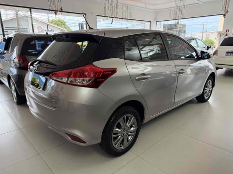 TOYOTA Yaris Hatch 1.5 16V 4P FLEX XL PLUS CONNECT MULTIDRIVE AUTOM�TICO CVT, Foto 3