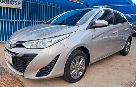 TOYOTA Yaris Hatch 1.5 16V 4P FLEX X WAY CONNECT MULTIDRIVE AUTOM�TICO CVT, Foto 2