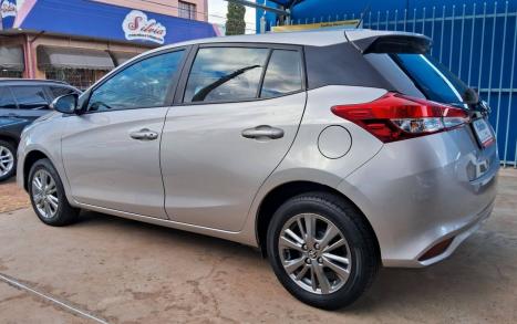 TOYOTA Yaris Hatch 1.5 16V 4P FLEX X WAY CONNECT MULTIDRIVE AUTOM�TICO CVT, Foto 4