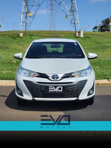 TOYOTA Yaris Hatch 1.5 16V 4P FLEX XL PLUS CONNECT MULTIDRIVE AUTOM�TICO CVT, Foto 2